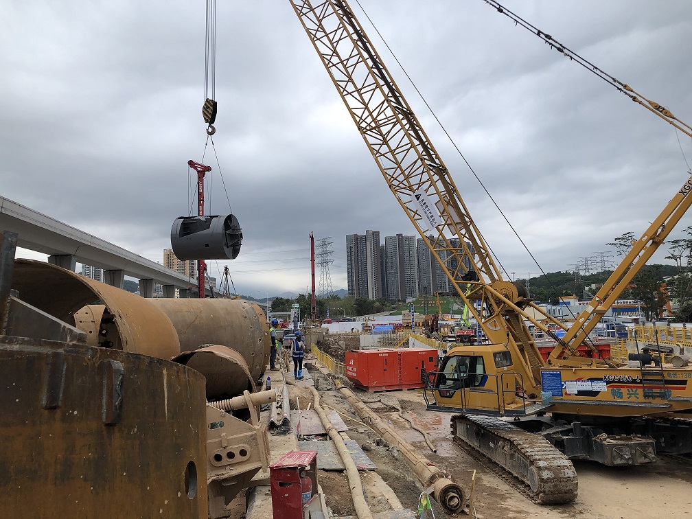 两翼筒式机械扩底钻头在深圳中铁五局轨道交通建设施工现场
